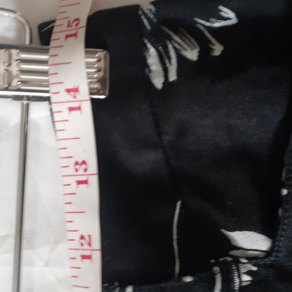 Chaps women's black white crop stretch pants size 6 - Picture 5 of 12